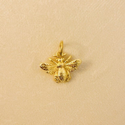 Bee The Queen Seamless Clip Charm