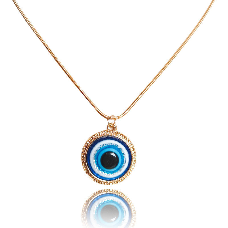 Blue eye pendant necklace